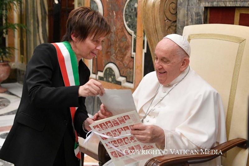 Foto PapaFrancesco SindacoGhergo
